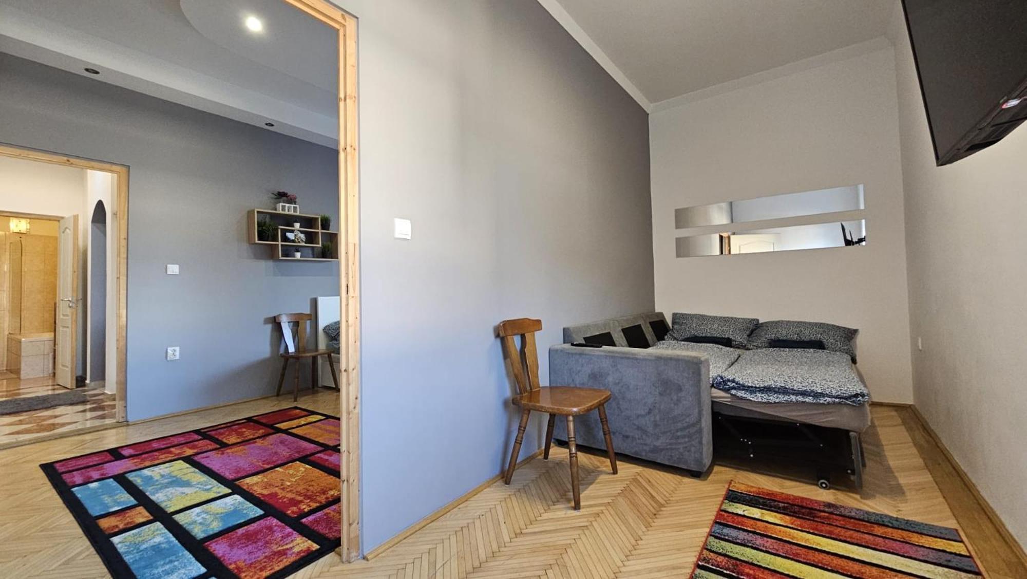 Lovely Central Apartment With Free Parking, Koezponthoz Koezeli 3 Szobas Lakas Győr Exterior foto