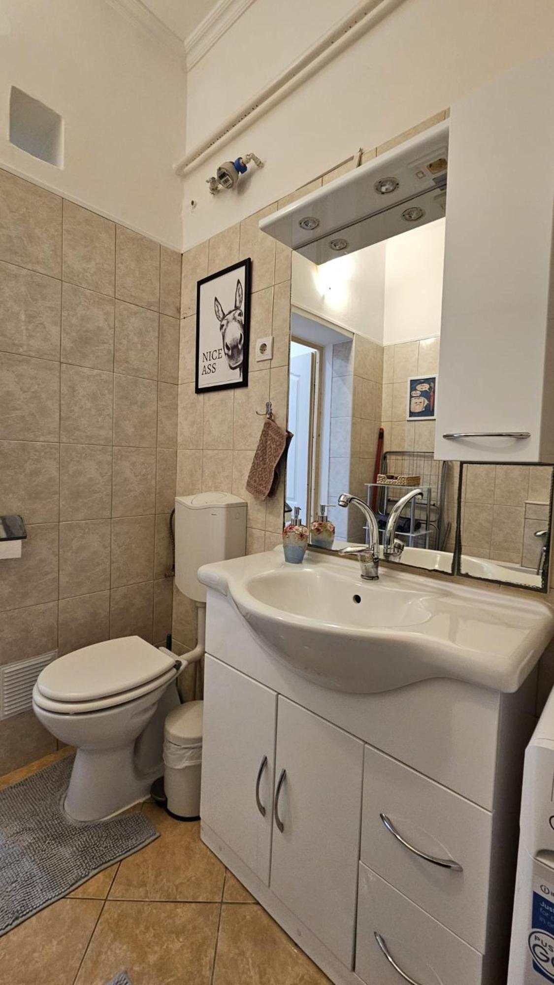Lovely Central Apartment With Free Parking, Koezponthoz Koezeli 3 Szobas Lakas Győr Exterior foto