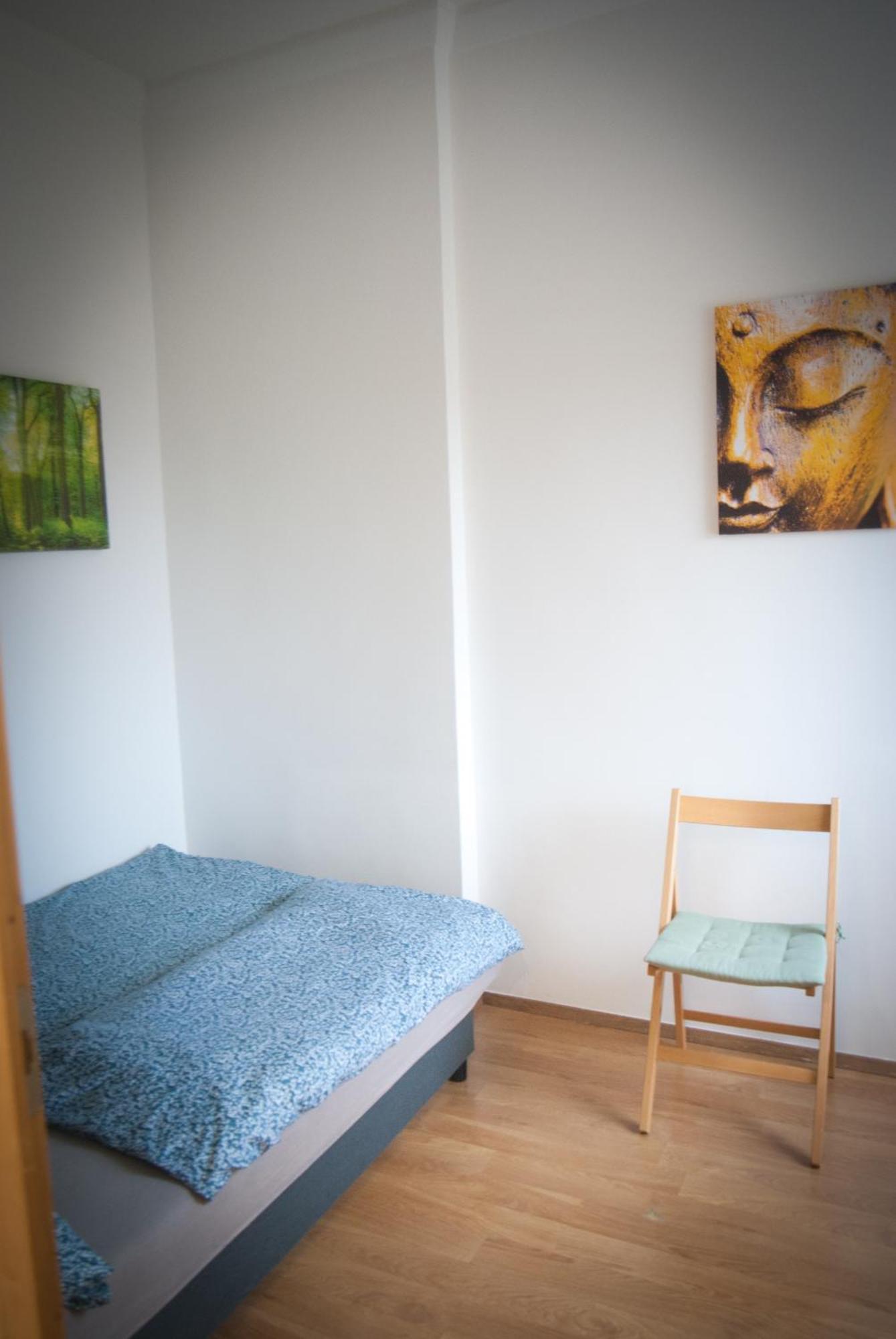 Lovely Central Apartment With Free Parking, Koezponthoz Koezeli 3 Szobas Lakas Győr Exterior foto